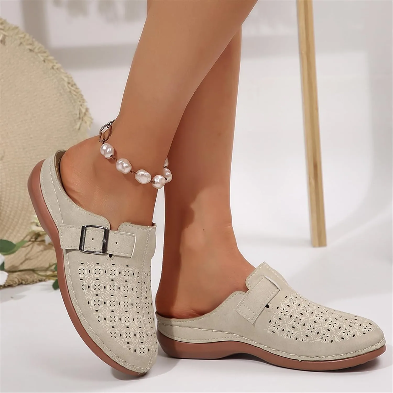 Clogs for Women Closed Toe Walking Sandals Comfortable Arch Support Mules Backless Low Wedge Slip on Shoes Fashion Breathable Summer Sandals Casual Hollow Out Sandal