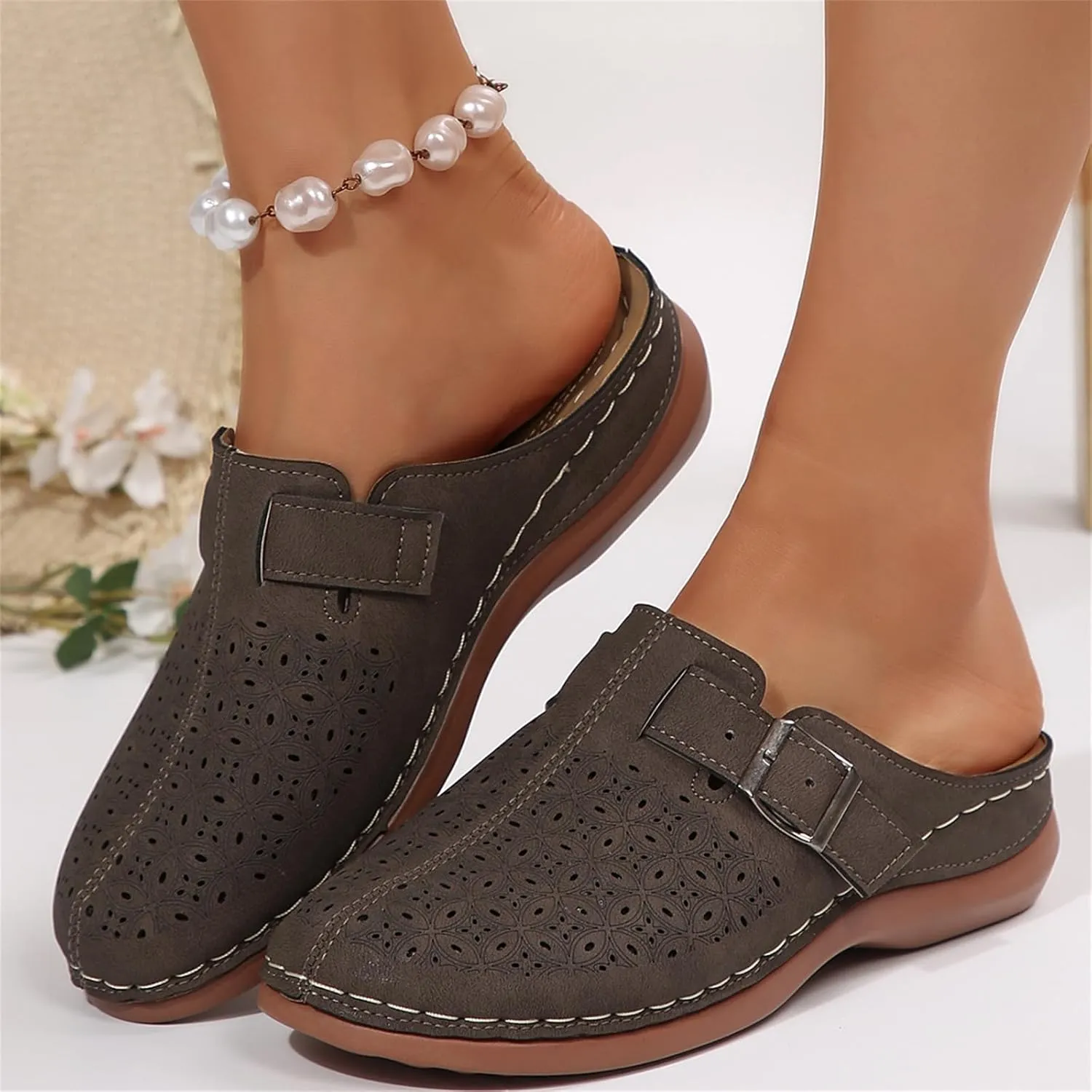 Clogs for Women Closed Toe Walking Sandals Comfortable Arch Support Mules Backless Low Wedge Slip on Shoes Fashion Breathable Summer Sandals Casual Hollow Out Sandal