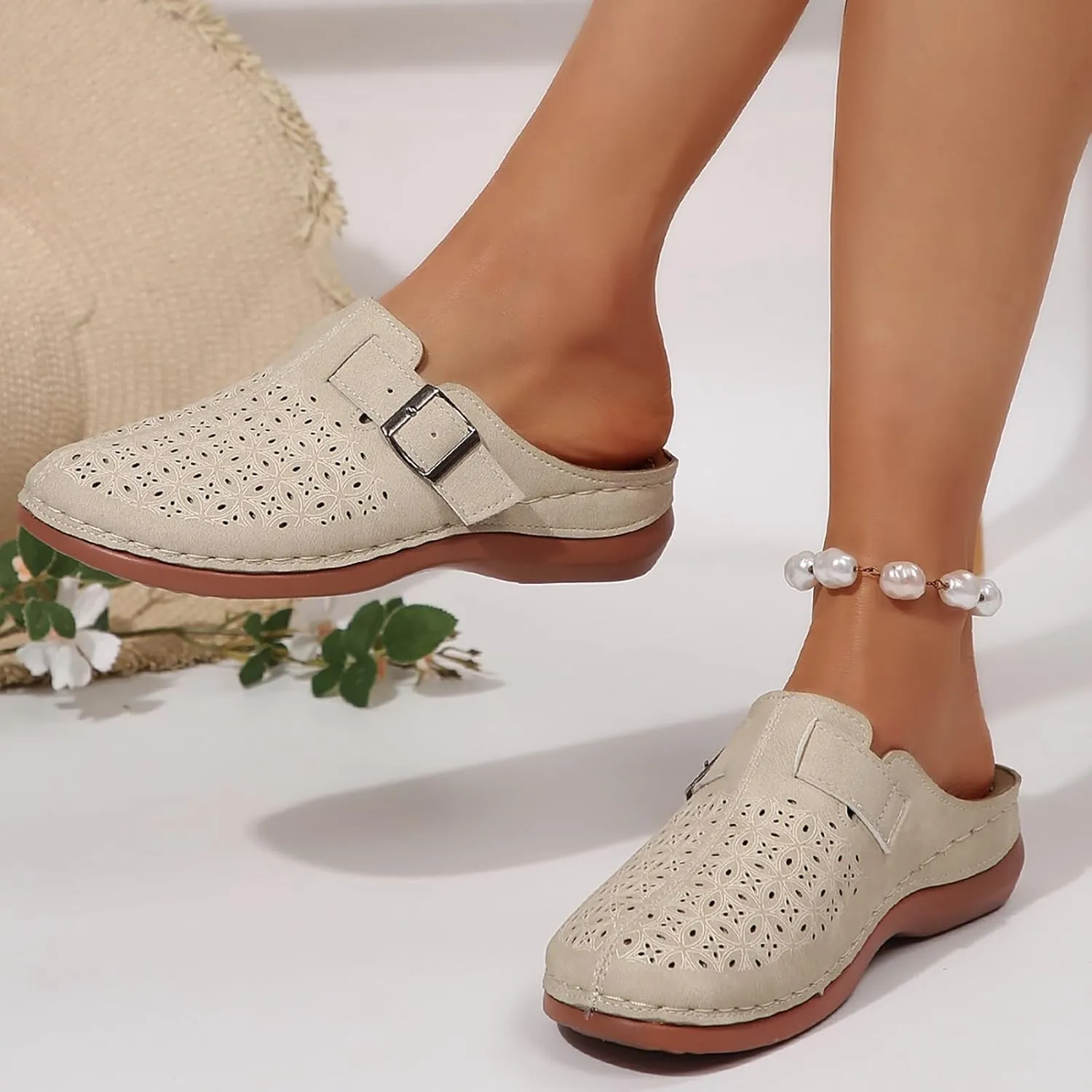 Clogs for Women Closed Toe Walking Sandals Comfortable Arch Support Mules Backless Low Wedge Slip on Shoes Fashion Breathable Summer Sandals Casual Hollow Out Sandal