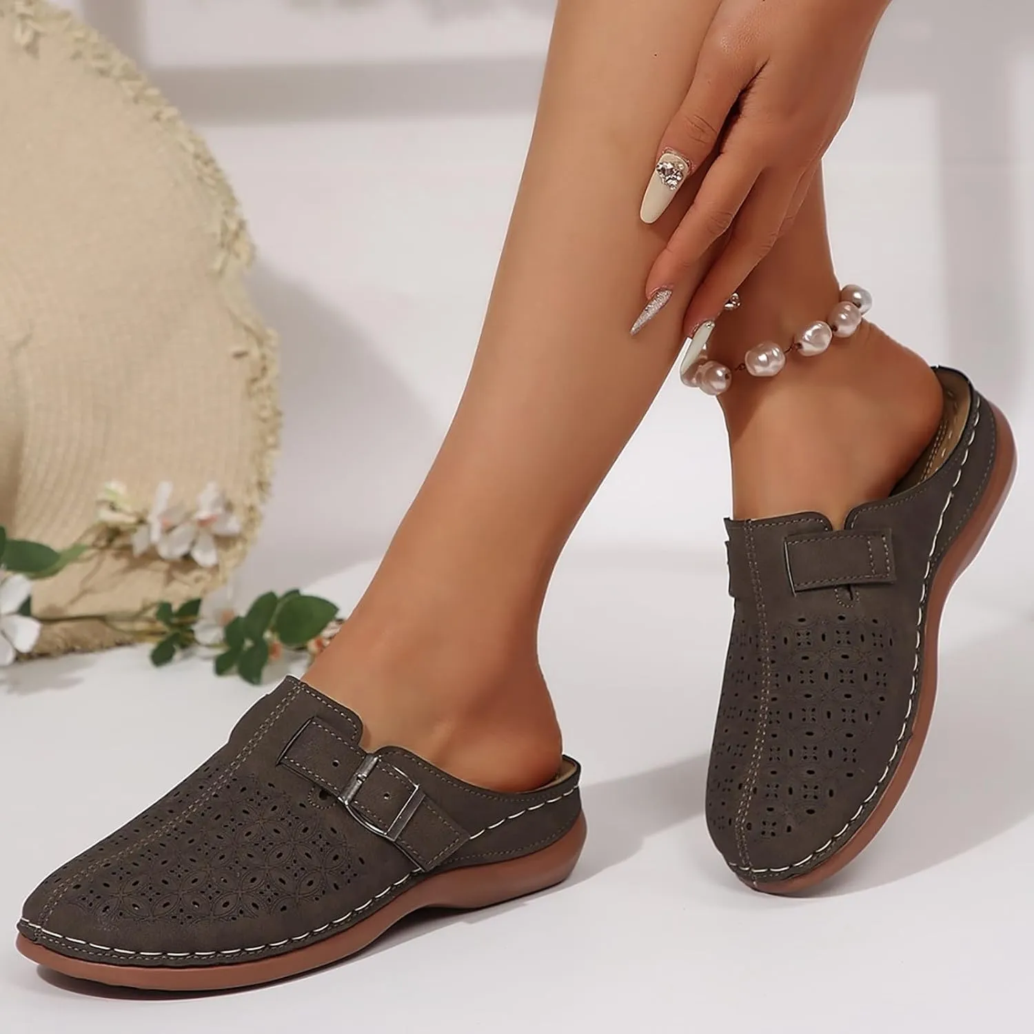Clogs for Women Closed Toe Walking Sandals Comfortable Arch Support Mules Backless Low Wedge Slip on Shoes Fashion Breathable Summer Sandals Casual Hollow Out Sandal