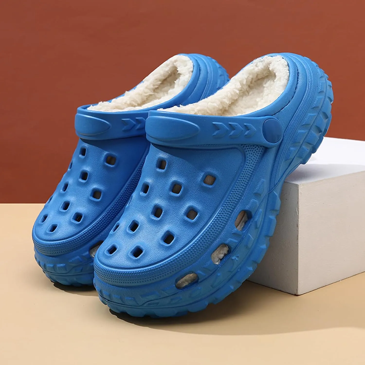 Kids Fur Lined Clogs Garden Shoes for Boys Girls Fashions Winter Warm Plush Home Slippers Slip On Indoor Outdoor Fleece Lined Mules