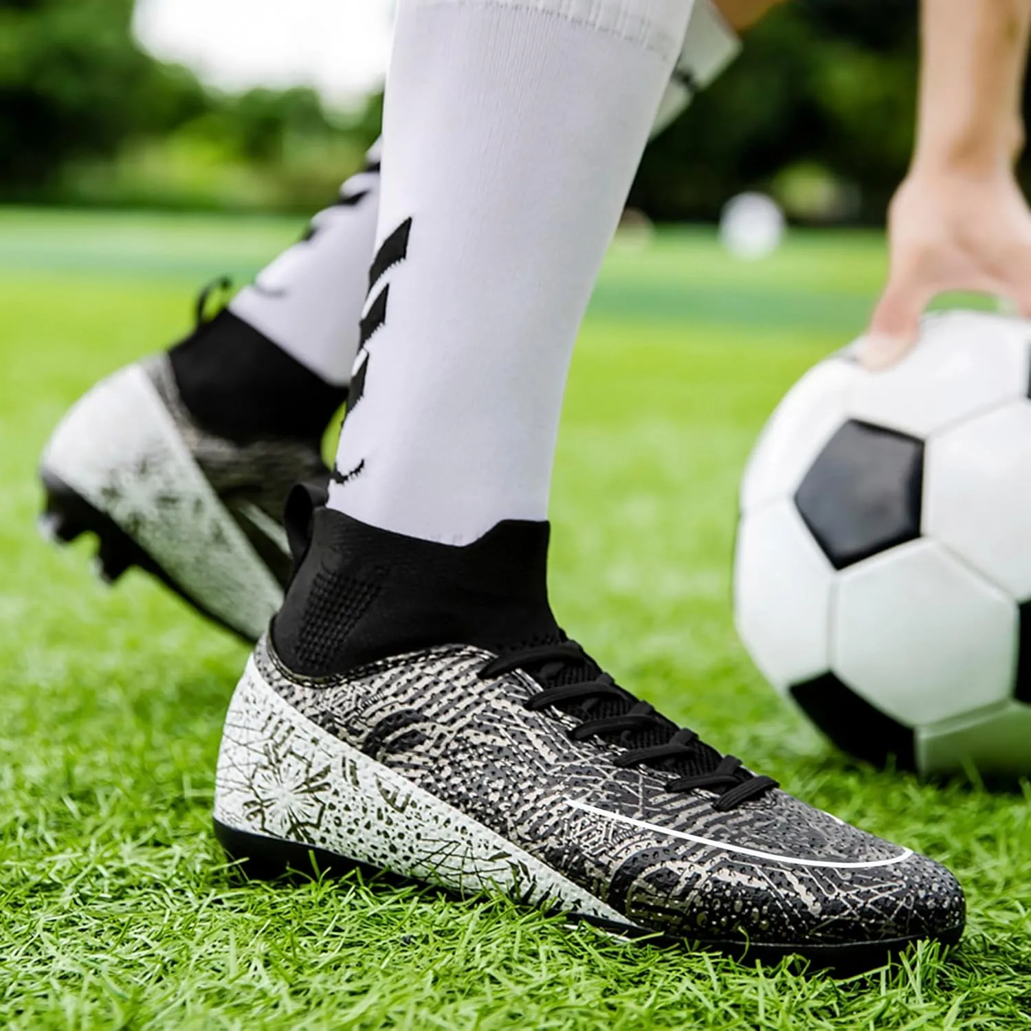 Men's Soccer Shoes Football Cleats High-Tops Lace-Up Non-Slip Spikes Outdoor AG/FG Baseball Lacrosse Rugby Combat Boots