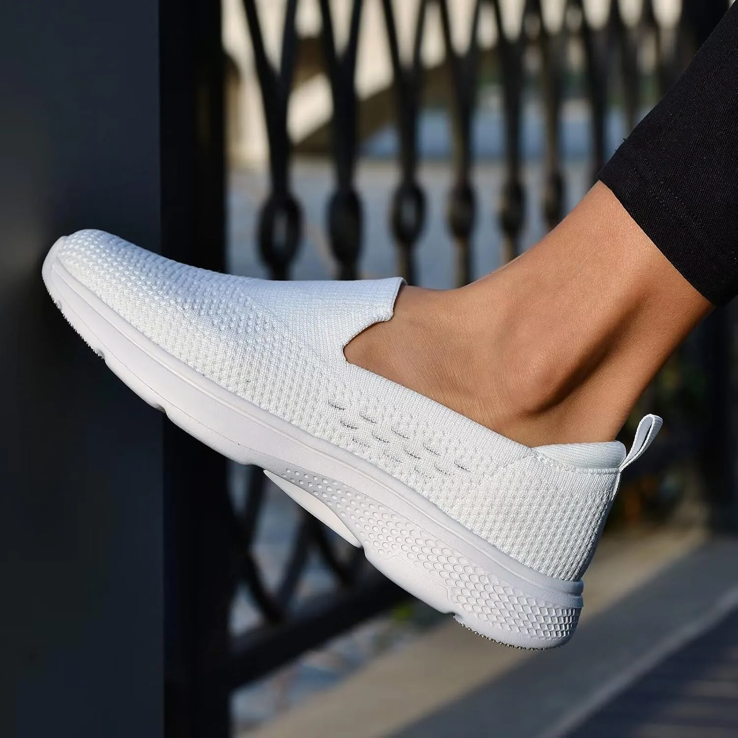 Puxowe Women's Slip-On Walking Tennis Shoes Low Top Comfortable Casual Travel Work Driving Sneaker