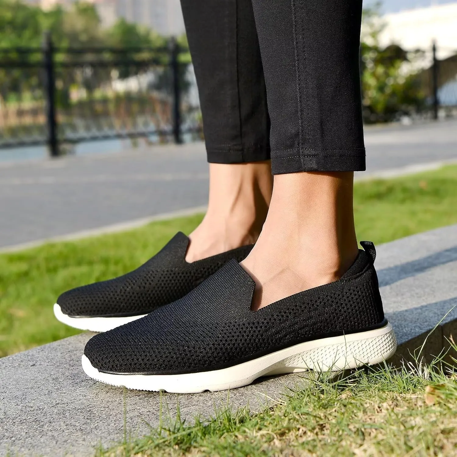 Puxowe Women's Slip-On Walking Tennis Shoes Low Top Comfortable Casual Travel Work Driving Sneaker