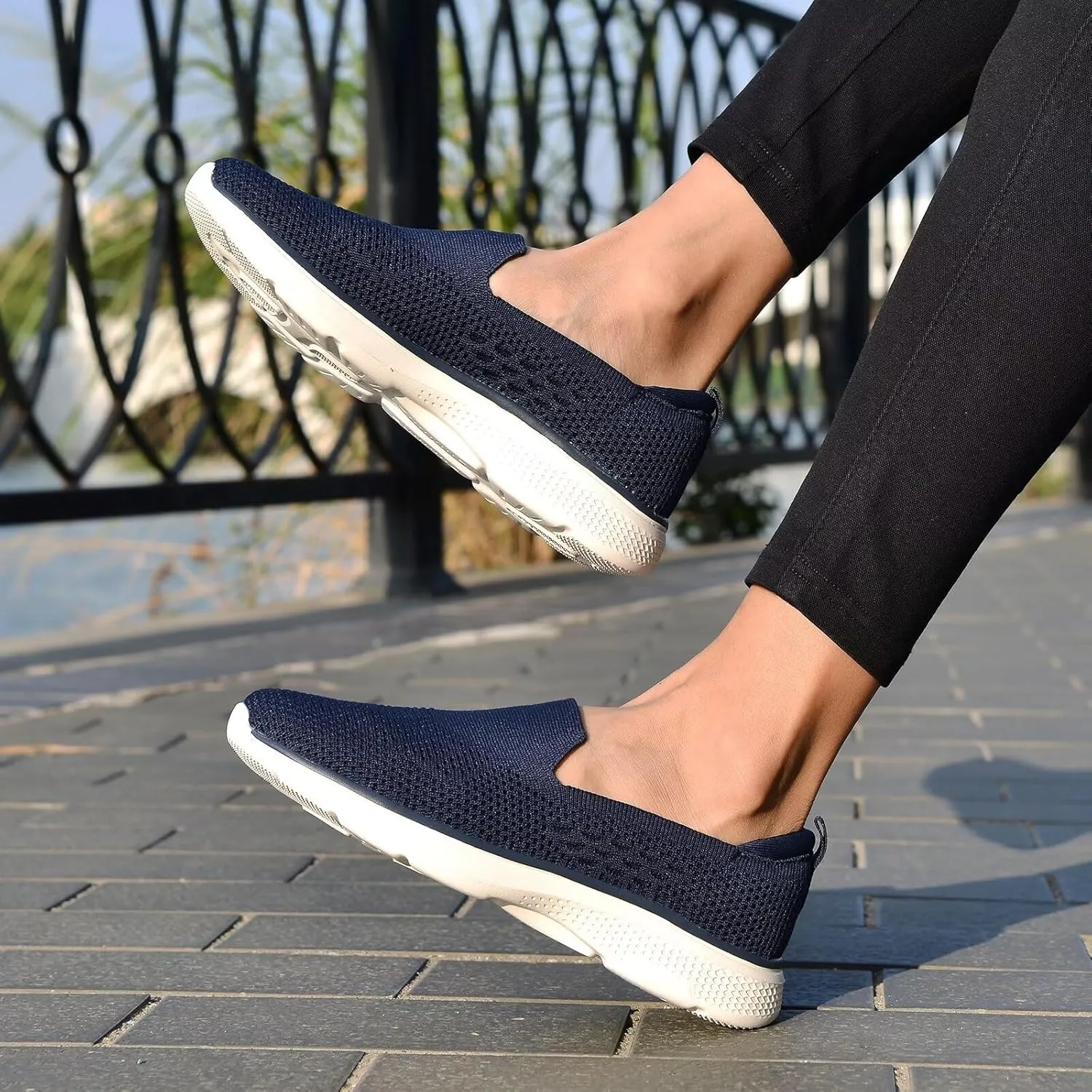 Puxowe Women's Slip-On Walking Tennis Shoes Low Top Comfortable Casual Travel Work Driving Sneaker