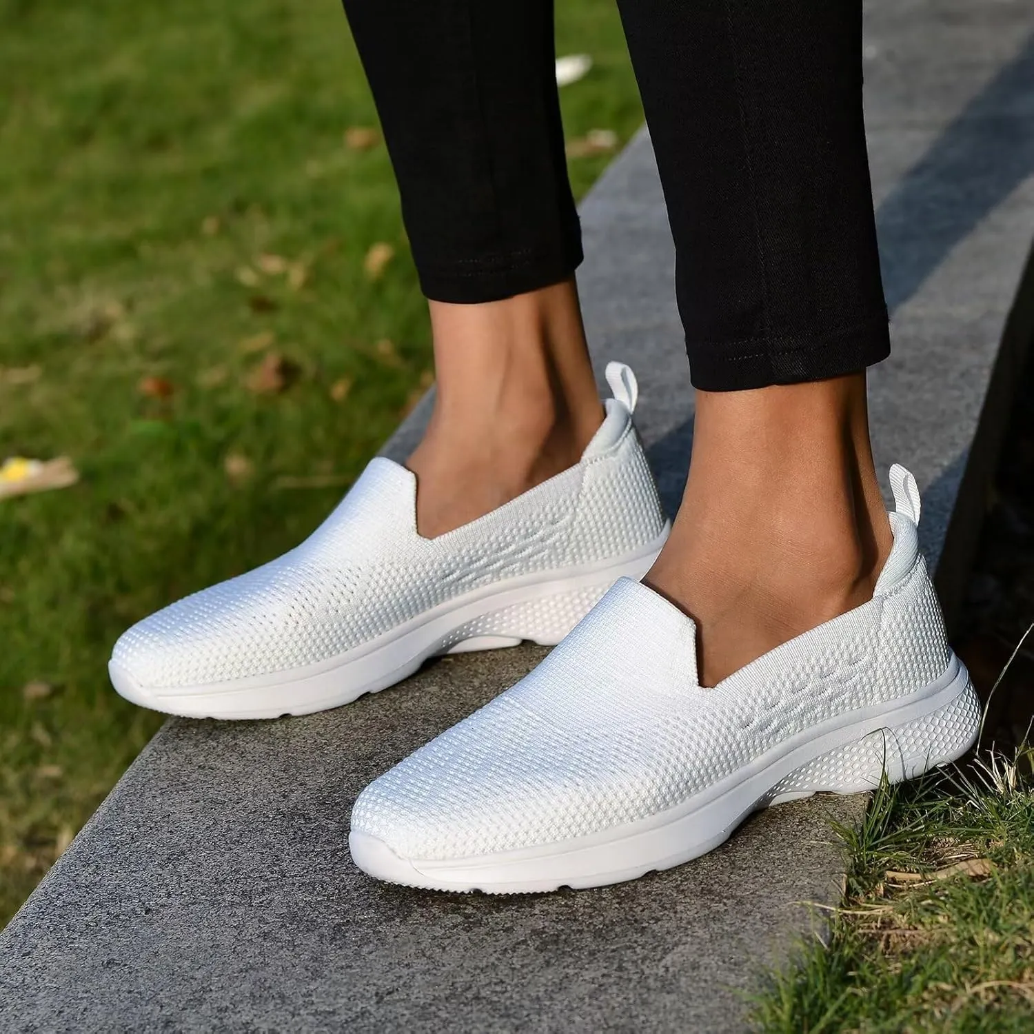 Puxowe Women's Slip-On Walking Tennis Shoes Low Top Comfortable Casual Travel Work Driving Sneaker