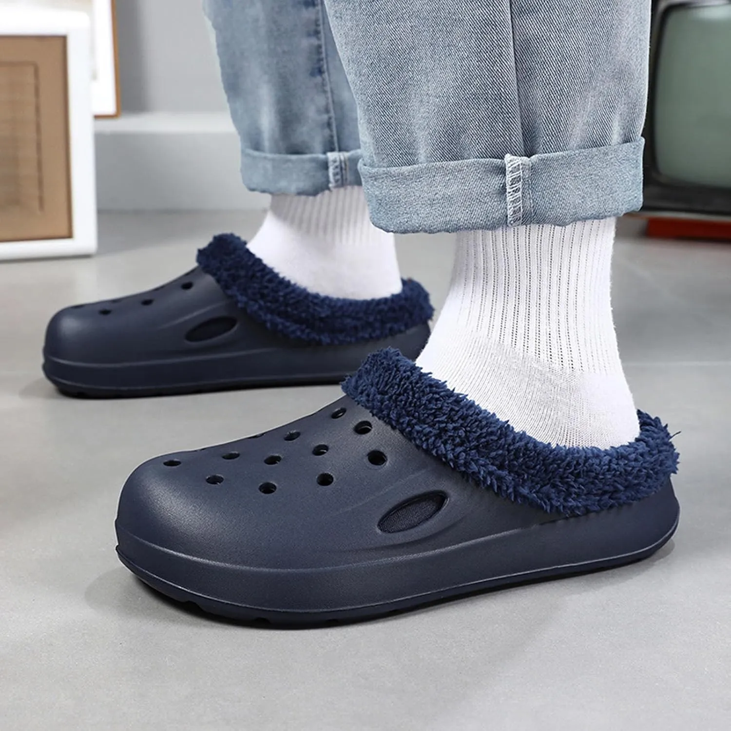 SECHRITE Mens Lined Clogs Garden Shoes Winter Fuzzy Slip On Home Slippers Fleece Lined Mules Indoor Outdoor Slides